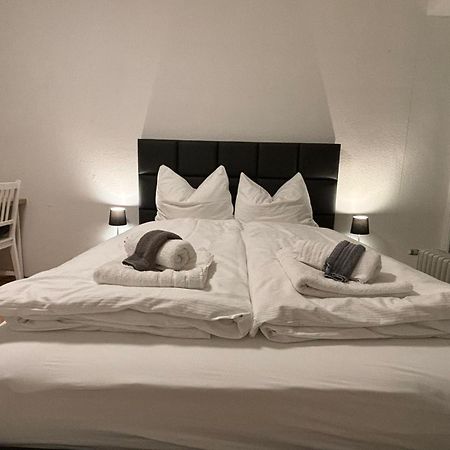 Stadtnahe Wohnung Mit Terrasse Höchberg Buitenkant foto